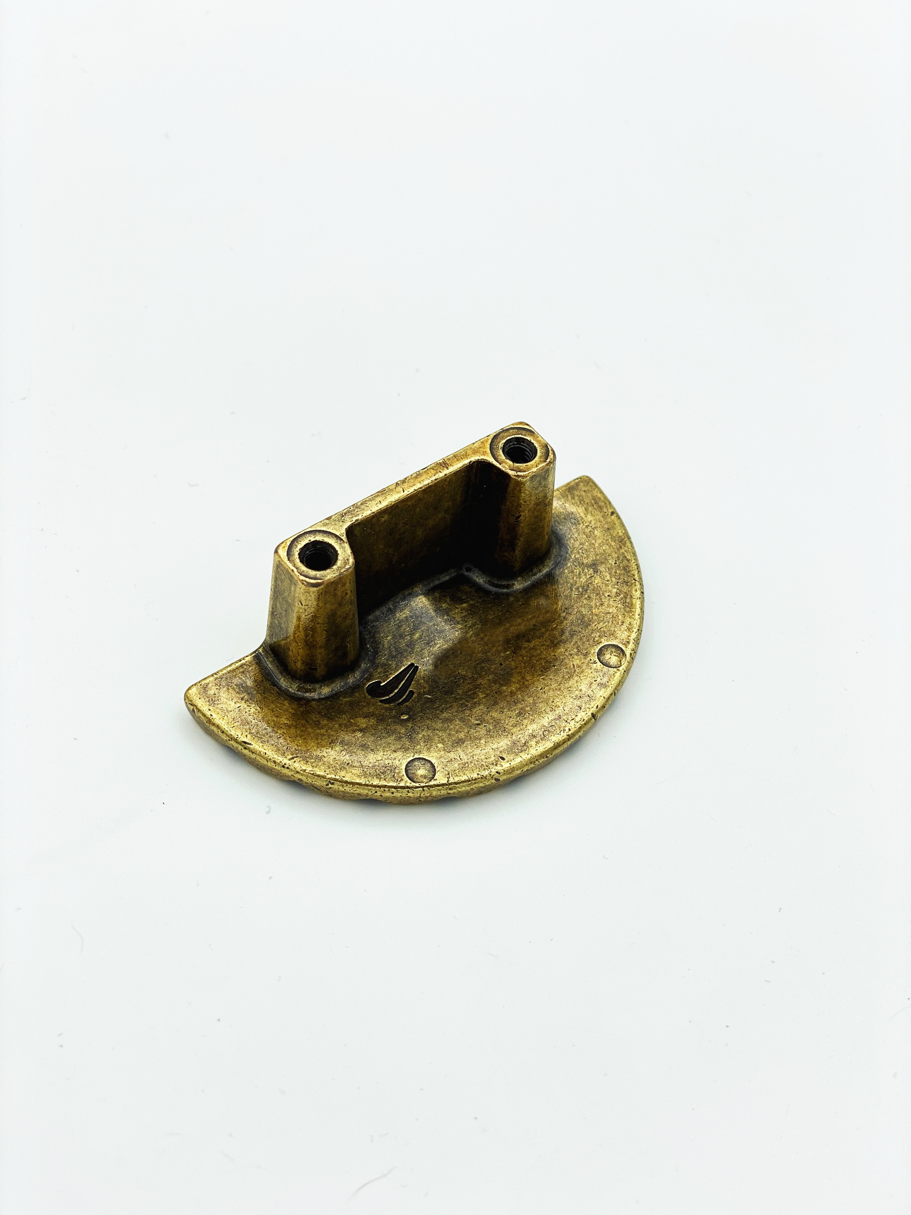 Reeded Antique Brass "Half-Daisy" Round Cabinet Knob | Pulls