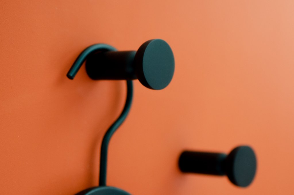 Matte Black "Pedestal Bowl" Round Wall Hook